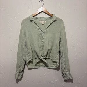 Cloth & Stone sage green 100% linen tie-front button-up shirt (small)